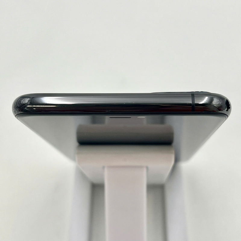 iPhone 11 Pro Max 64GB Gray 97% battery 100% The device has paid off all network fees and is used like an Apple International (Battery replaced - scratched screen, edges, black back) - HH3066 
