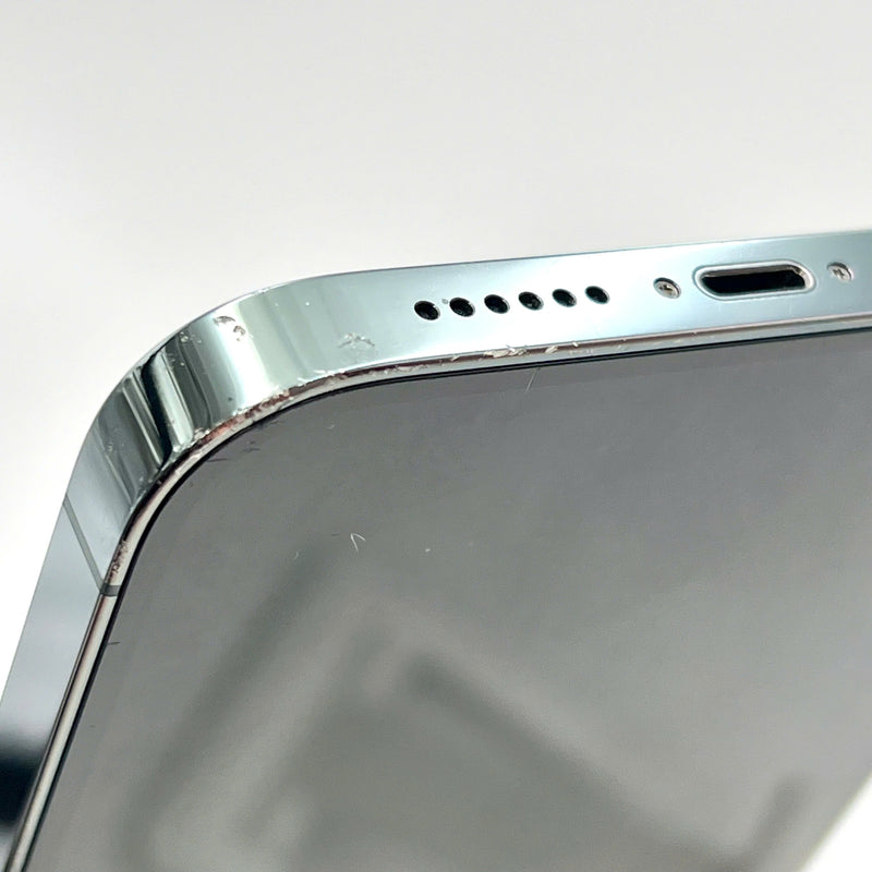 iPhone 13 Pro Max 1TB Green 97% battery 100% The device has paid off all network bills and is used like Apple International (Battery replaced - 3x camera spots, edges, scratched screen) - HH1444 