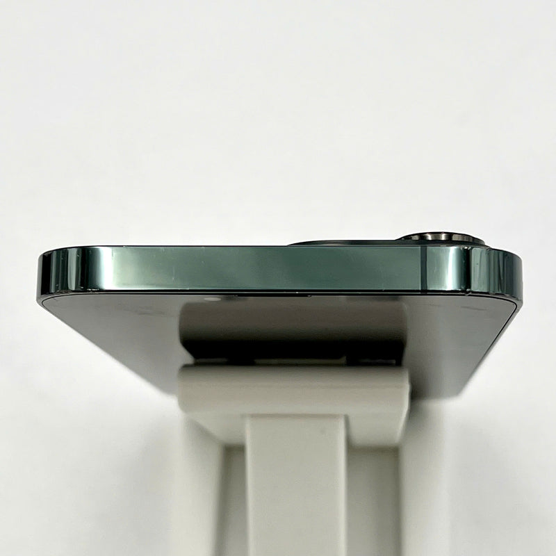 iPhone 13 Pro Max 1TB Green 97% battery 100% The device has paid off all network bills and is used like Apple International (Battery replaced - 3x camera spots, edges, scratched screen) - HH1444 