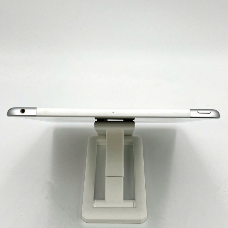 Ipad Gen 7 10.2in Silver 128GB 4G + Wifi 98% battery from 85% International from Apple (Scratches on screen, scratches on back) 
