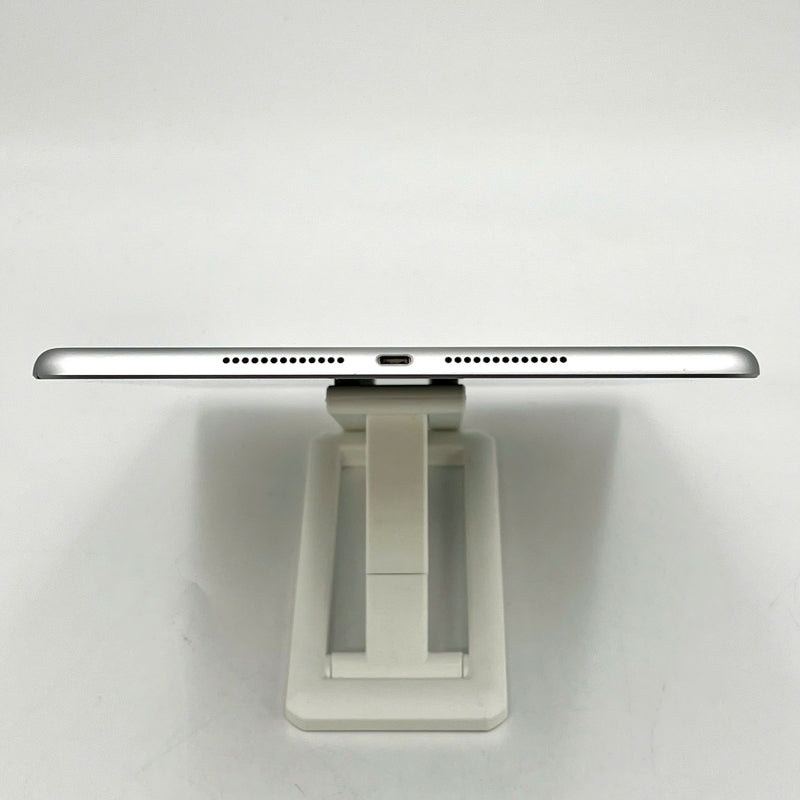 Ipad Gen 7 10.2in Silver 128GB 4G + Wifi 98% battery from 85% International from Apple (Scratches on screen, scratches on back) 
