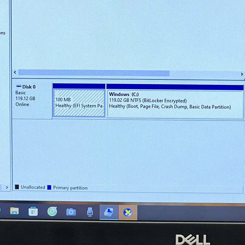 Dell Latitude 5490 13.3in i5-7300U/ RAM 8GB/ SSD 128GB BPTN Like new (White spots on screen) 