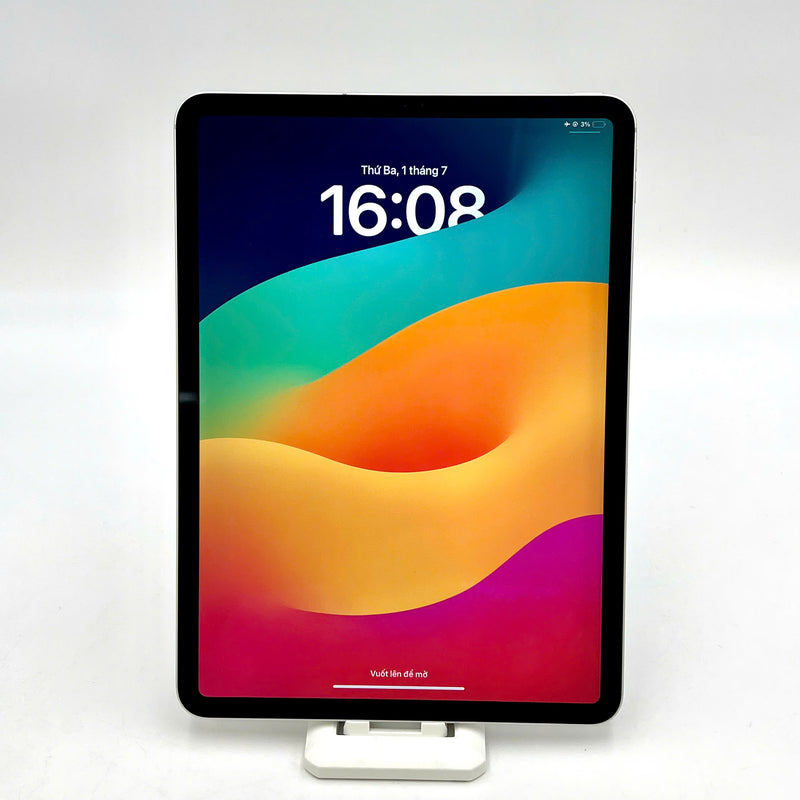 iPad Pro 2018 11in 64GB Silver 4G + Wifi 98% battery from 85% International Apple (scratched - only use Vietnamese sim) 