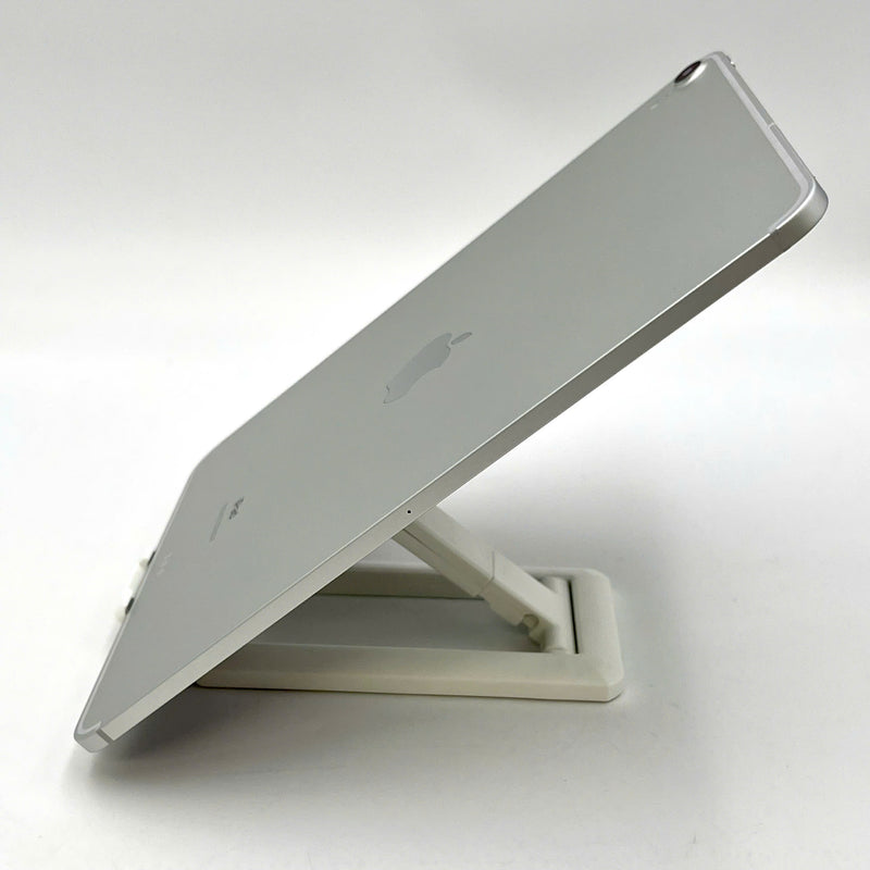 iPad Pro 2018 11in 64GB Silver 4G + Wifi 98% battery from 85% International Apple (scratched - only use Vietnamese sim) 