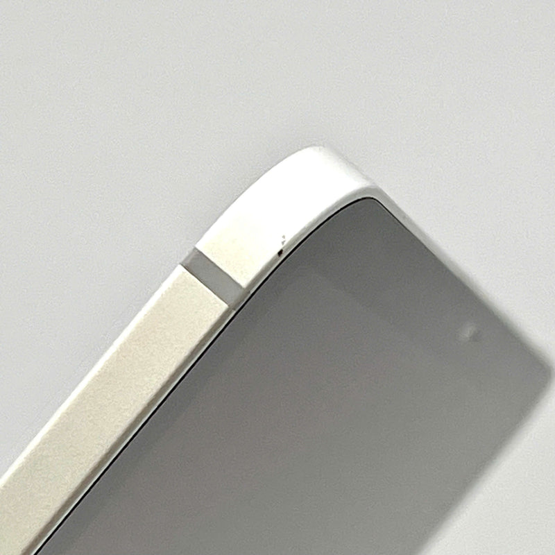 iPad Pro 2018 11in 64GB Silver 4G + Wifi 98% battery from 85% International Apple (scratched - only use Vietnamese sim) 