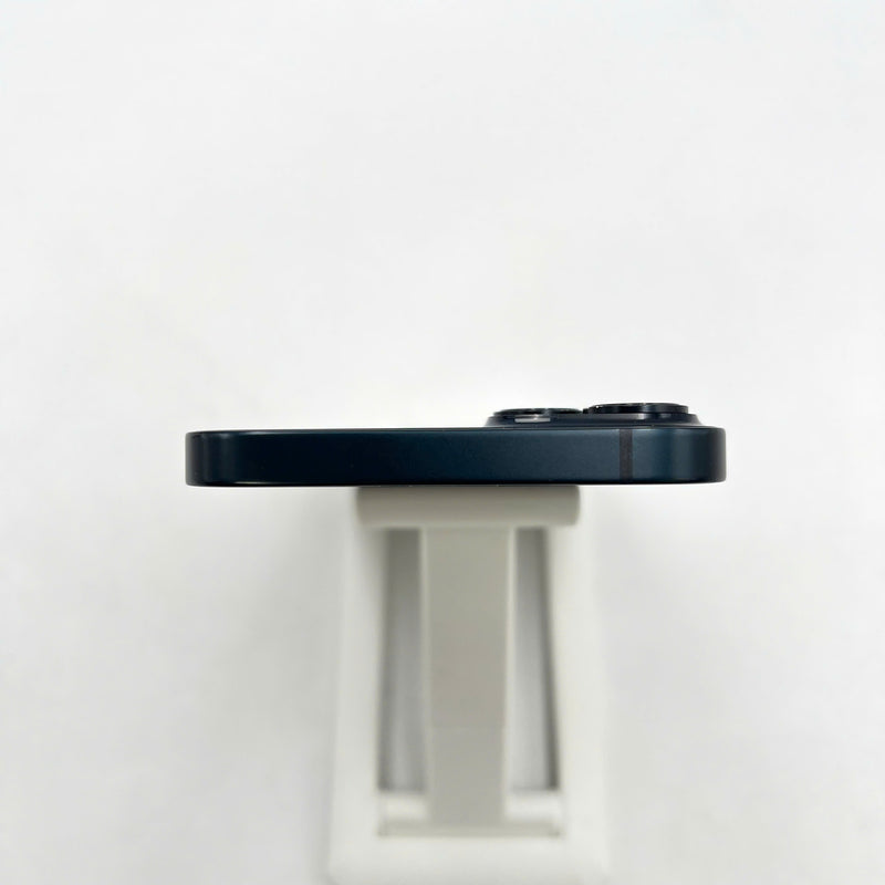 iPhone 14 Plus 128GB Black 98% battery 100% The device has paid all network fees and is used like Apple International (scratched screen and edges, scratched orange edges, DTP) - HH8210 