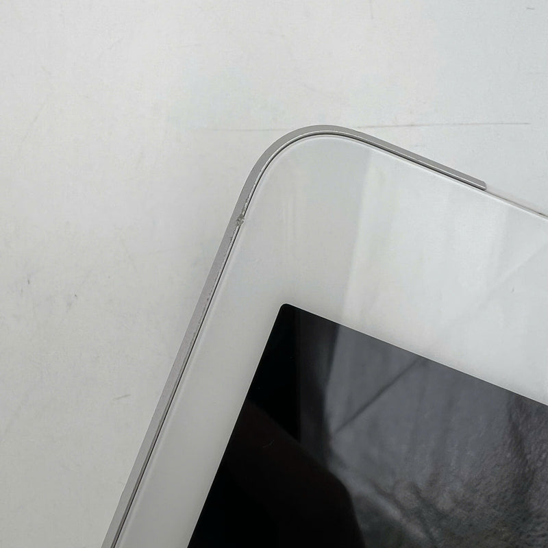 iPad Gen 8 2020 10.2in 32GB Silver 4G + Wifi 98% battery 81% from AU (scratched edges, only use VN sim) 