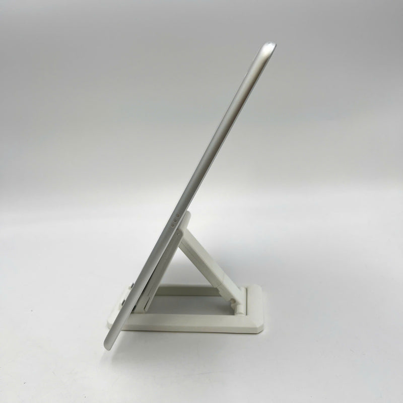 iPad Gen 8 2020 10.2in 32GB Silver 4G + Wifi 98% battery 81% from AU (scratched edges, only use VN sim) 