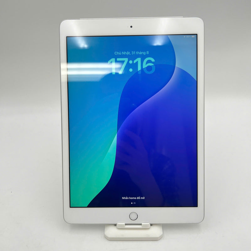 iPad Gen 8 2020 10.2in 32GB Silver 4G + Wifi 98% battery 81% from AU (scratched edges, only use VN sim) 