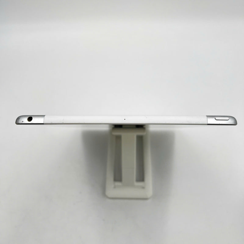 iPad Gen 8 2020 10.2in 32GB Silver 4G + Wifi 98% battery 81% from AU (scratched edges, only use VN sim) 