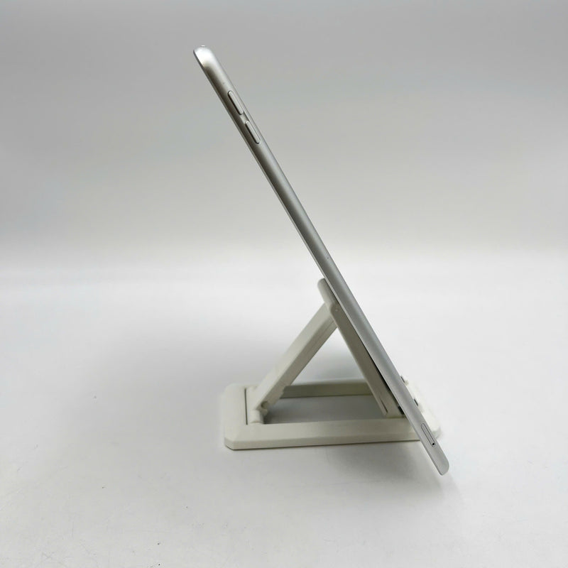 iPad Gen 8 2020 10.2in 32GB Silver 4G + Wifi 98% battery 81% from AU (scratched edges, only use VN sim) 