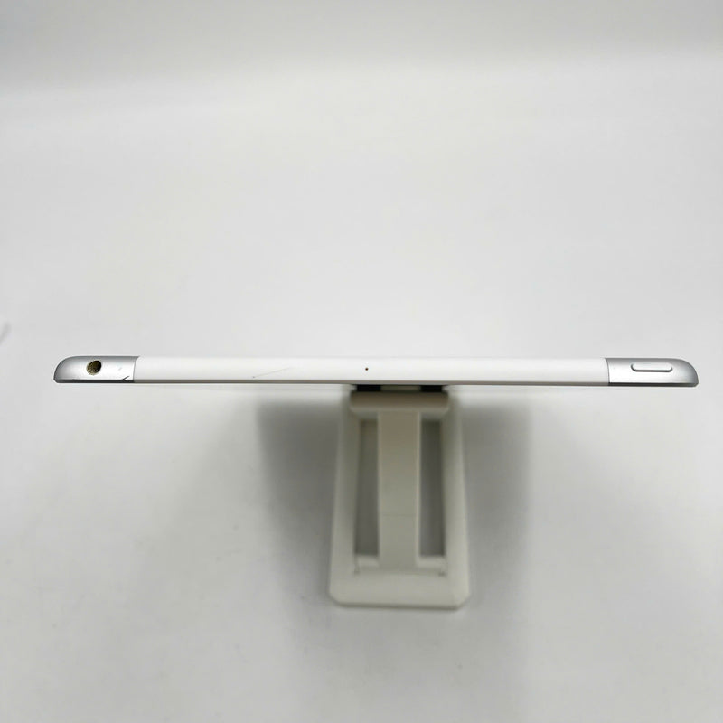 iPad Gen 8 2020 10.2in 32GB Silver 4G + Wifi 98% battery from 85% from AU (scratched edges, scratched back, only uses Vietnamese sim) 