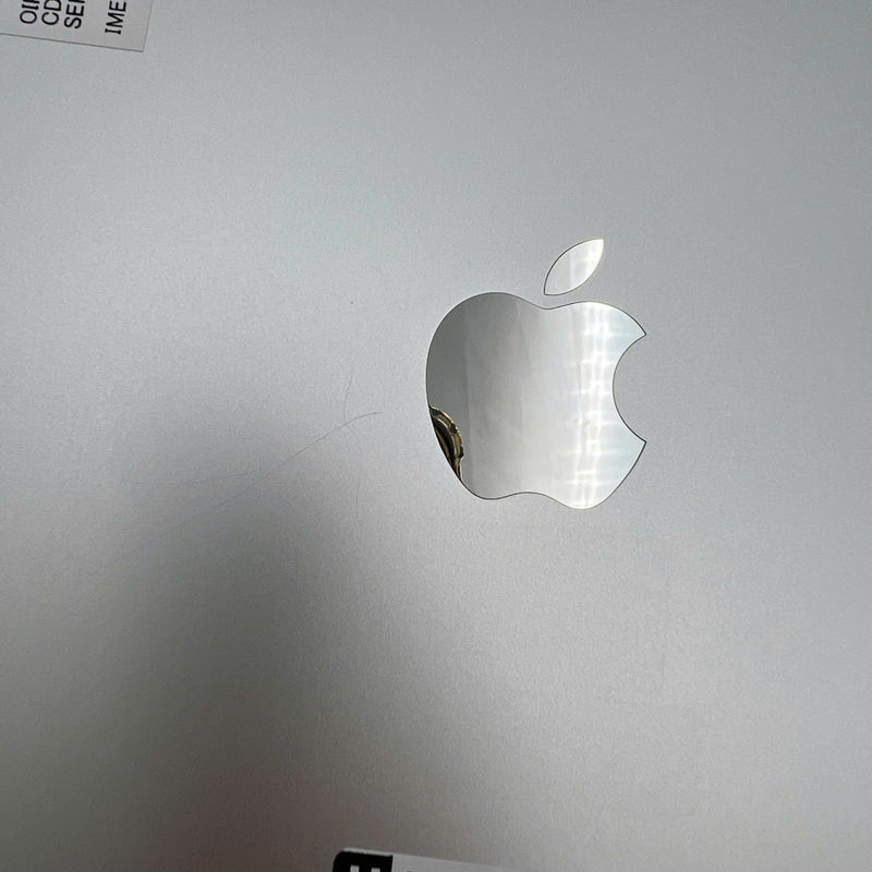 iPad Gen 8 2020 10.2in 32GB Silver 4G + Wifi 98% battery from 85% from AU (scratched edges, scratched back, only uses Vietnamese sim) 