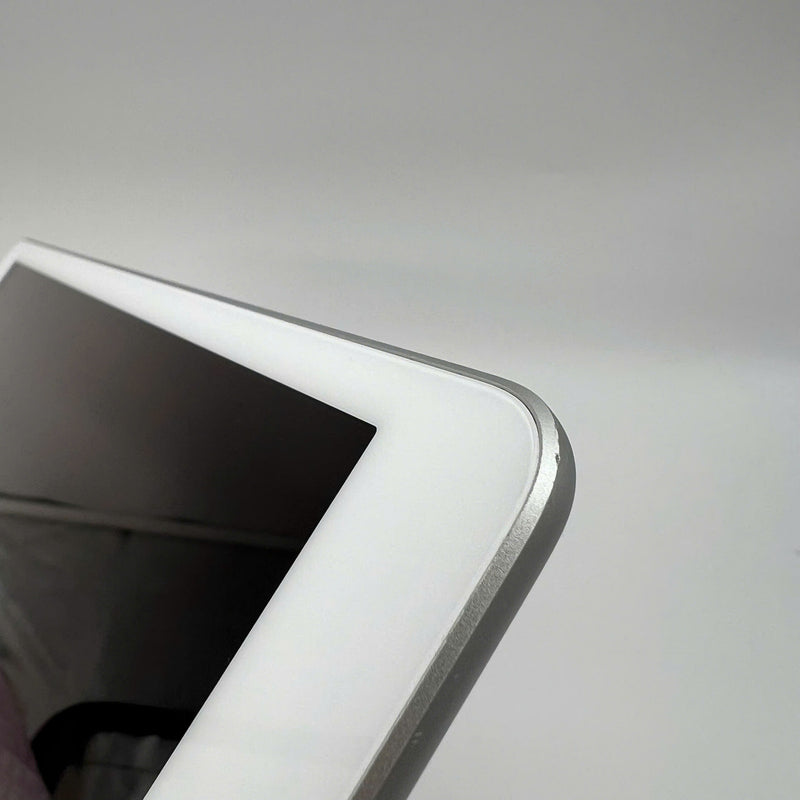 iPad Gen 8 2020 10.2in 32GB Silver 4G + Wifi 98% battery from 85% from AU (scratched edges, scratched back, only uses Vietnamese sim) 