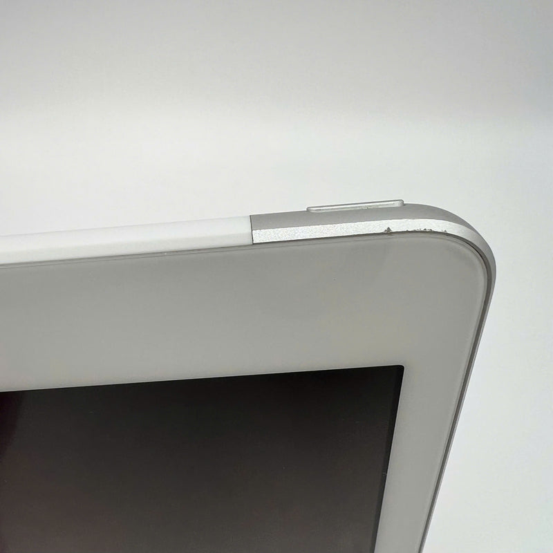 iPad Gen 8 2020 10.2in 32GB Silver 4G + Wifi 98% battery from 85% from AU (scratched edges, scratched back, only uses Vietnamese sim) 