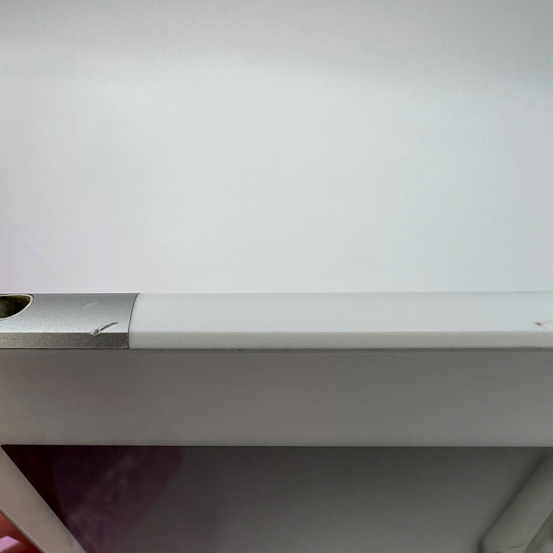 iPad Gen 8 2020 10.2in 32GB Silver 4G + Wifi 98% battery from 85% from AU (scratched edges, scratched back, only uses Vietnamese sim) 