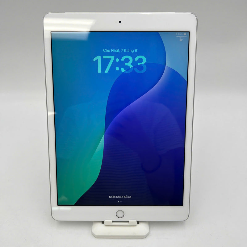iPad Gen 8 2020 10.2in 32GB Silver 4G + Wifi 98% battery 82% from AU (white spot screen, dusty screen, only use VN sim) 