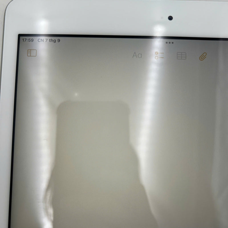 iPad Gen 8 2020 10.2in 32GB Silver 4G + Wifi 98% battery 82% from AU (white spot screen, dusty screen, only use VN sim) 