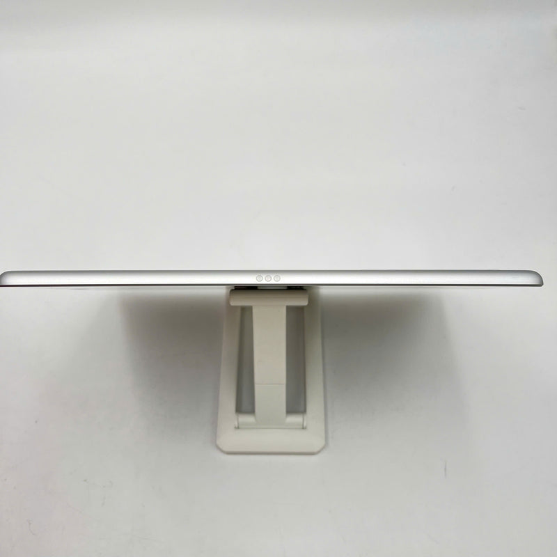 iPad Gen 8 2020 10.2in 32GB Silver 4G + Wifi 98% battery from 85% from AU (scratched back, scratched edges, dusty screen, only uses Vietnamese sim) 