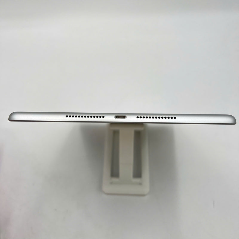 iPad Gen 8 2020 10.2in 32GB Silver 4G + Wifi 98% battery from 85% from AU (scratched back, scratched edges, dusty screen, only uses Vietnamese sim) 