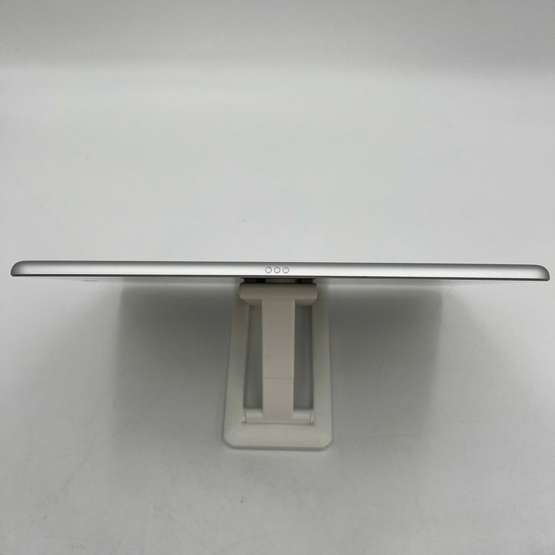 iPad Gen 8 2020 10.2in 32GB Silver 4G + Wifi 98% battery from 90% from AU (scratched back, dusty screen, only uses Vietnamese sim) 