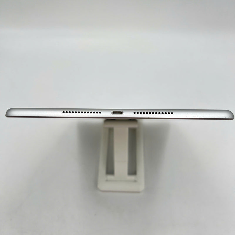 iPad Gen 8 2020 10.2in 32GB Silver 4G + Wifi 98% battery from 90% from AU (scratched back, dusty screen, only uses Vietnamese sim) 