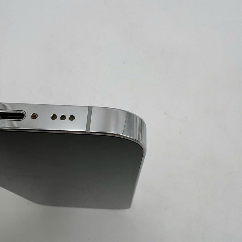 iPhone 14 Pro 128GB Silver 98% battery 85% International from SB (No SB sim - Replaced battery - Light scratches on the edge, 0.5x/3x spots) - HH3747 