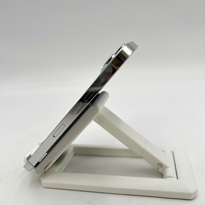 iPhone 14 Pro 128GB Silver 98% battery 85% International from SB (No SB sim - Replaced battery - Light scratches on the edge, 0.5x/3x spots) - HH3747 