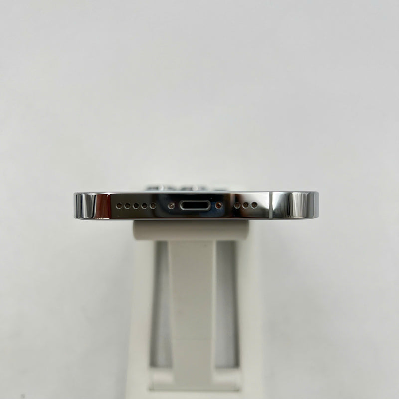 iPhone 14 Pro 128GB Silver 98% battery 85% International from SB (No SB sim - Replaced battery - Light scratches on the edge, 0.5x/3x spots) - HH3747 