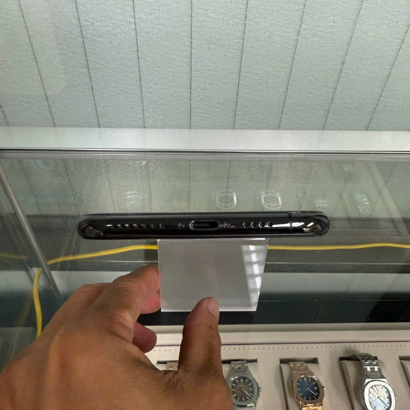 iPhone XS Max 256GB Black 98% battery 98% The device has paid off all network fees and is used as an Apple International (Battery replaced, unknown LK) - HH4195 