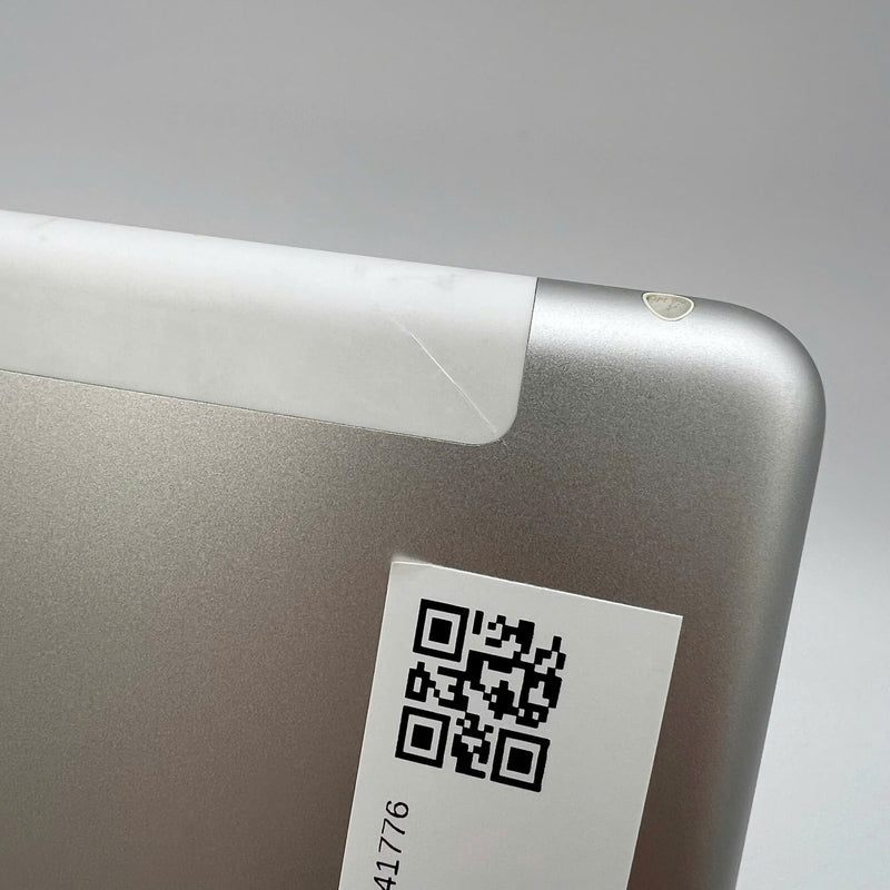 iPad Gen 8 2020 10.2in 32GB Silver 4G + Wifi 98% battery from 90% from AU (scratched edges, scratched back, dust on screen) 