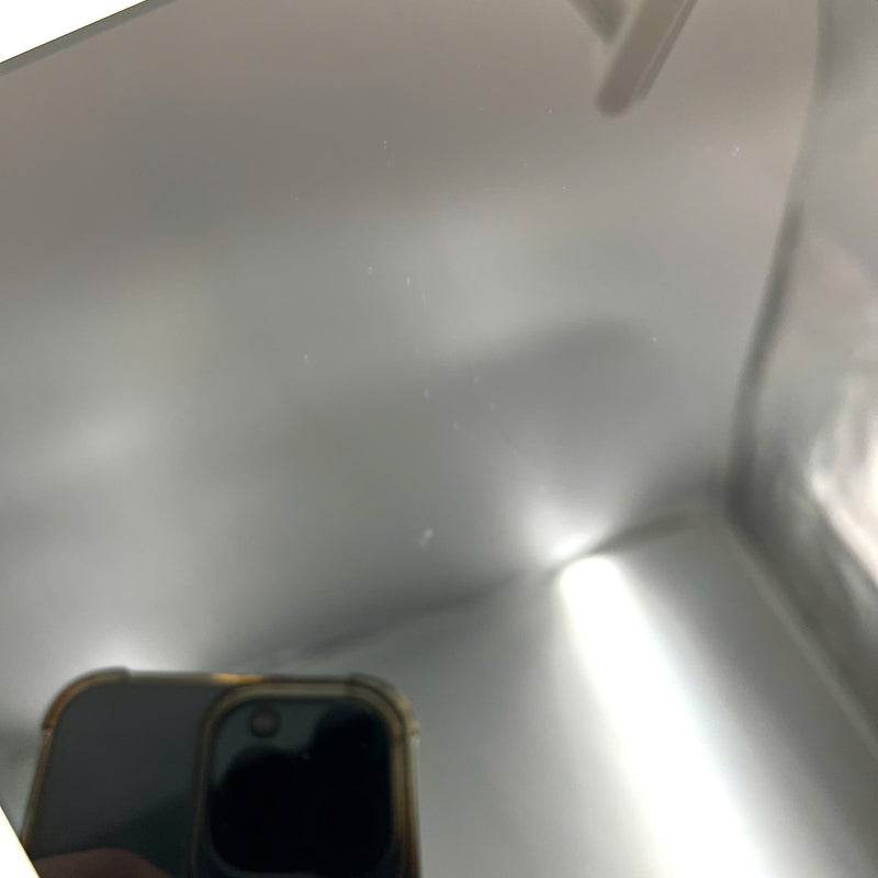 iPad Gen 8 2020 10.2in 32GB Silver 4G + Wifi 98% battery from 90% from AU (scratched edges, scratched back, dust on screen) 