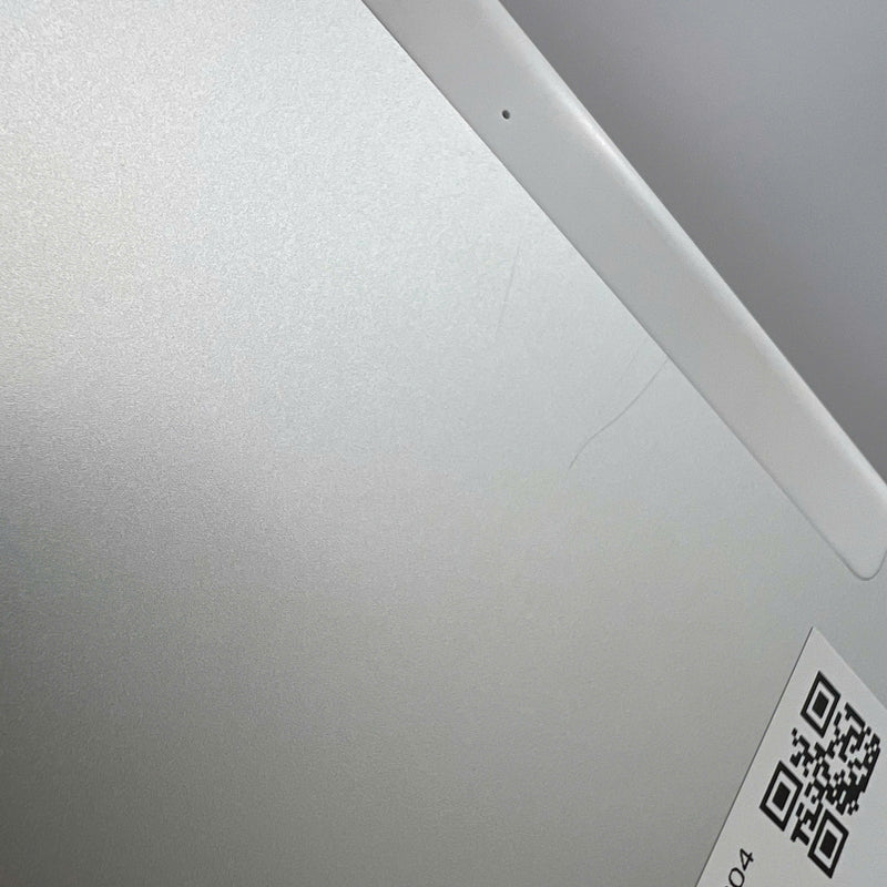 iPad Gen 8 2020 10.2in 32GB Silver 4G + Wifi 98% battery from 80% from AU (scratched back, scratched edges, dusty screen, dented edges) 