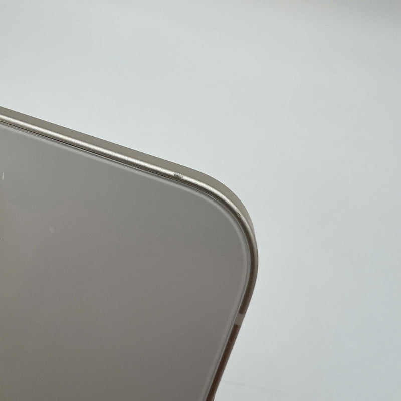 iPhone 14 128GB White 98% battery 87% International from AU (Does not use AU sim - scratched screen, scratched orange edge) - HH9149 