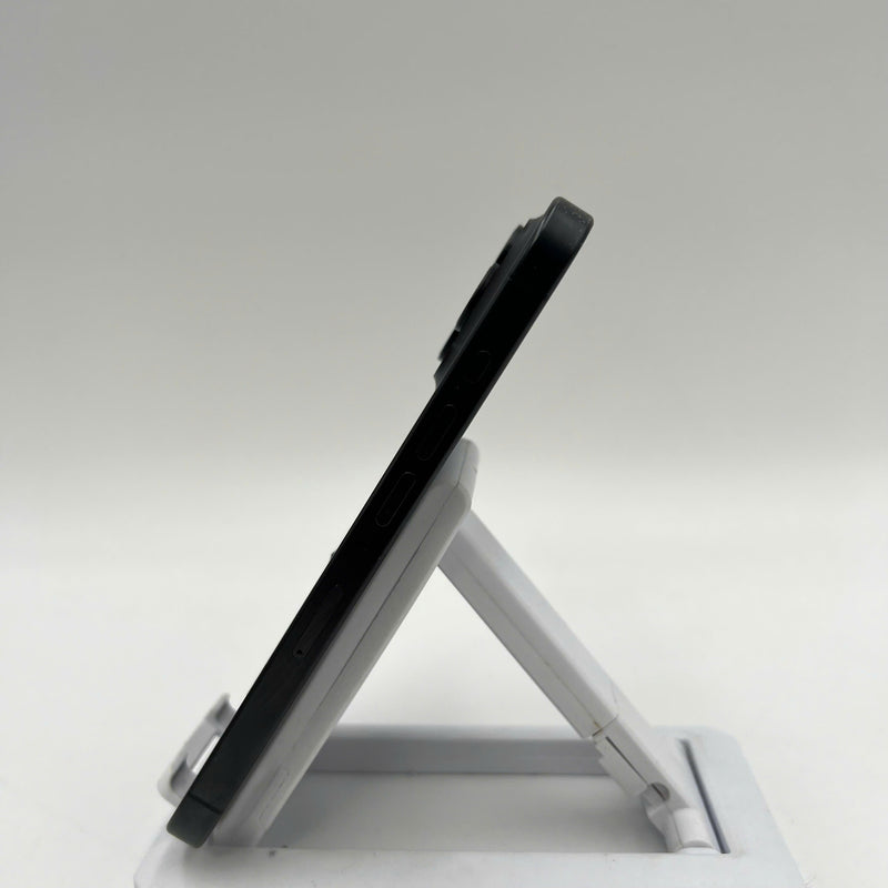 iPhone 15 Pro 128GB Black 98% battery 88% International from SB (No SB sim - 0.5x spots, scratched edges, scratched screen) - HH7283 