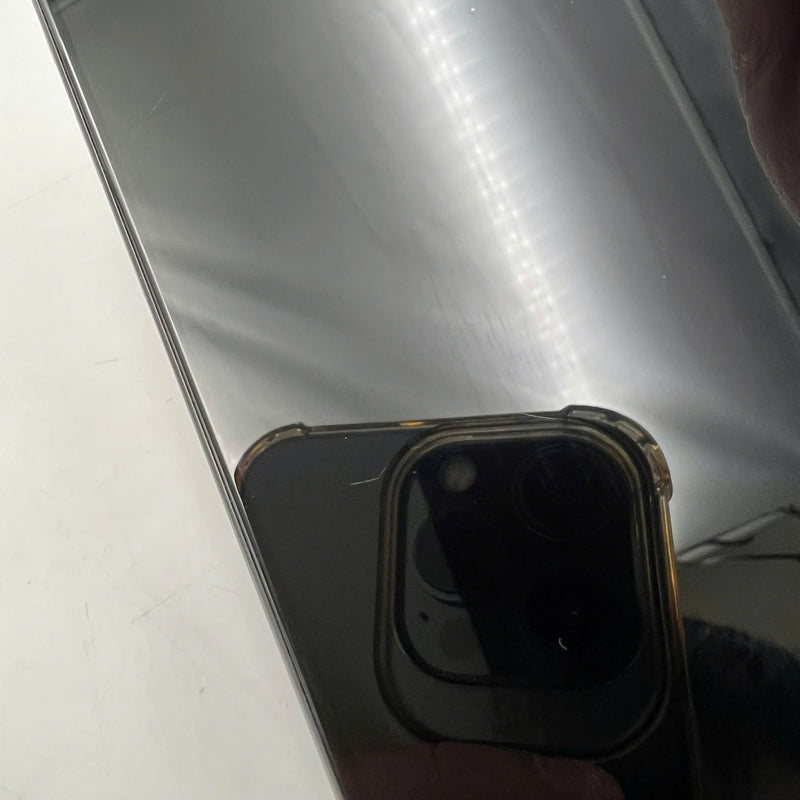 iPhone 15 Pro 128GB Black 98% battery 88% International from SB (No SB sim - 0.5x spots, scratched edges, scratched screen) - HH7283 