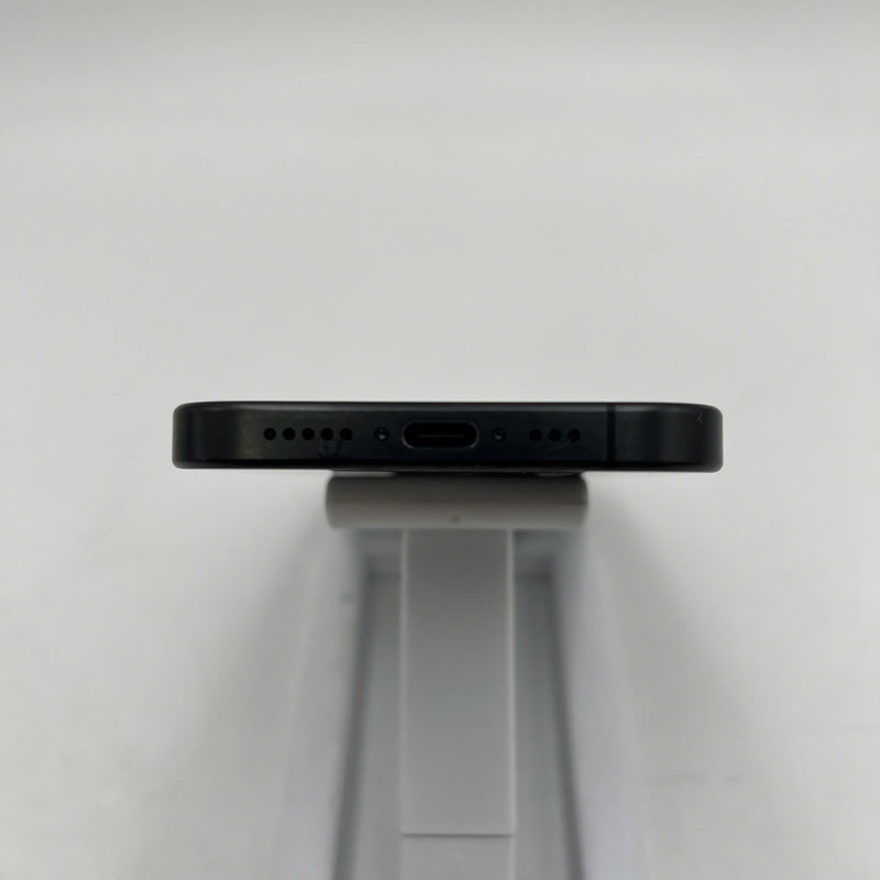 iPhone 15 Pro 1TB Black 98% battery 87% Apple International (scratched paint on the edge) - HH3436 