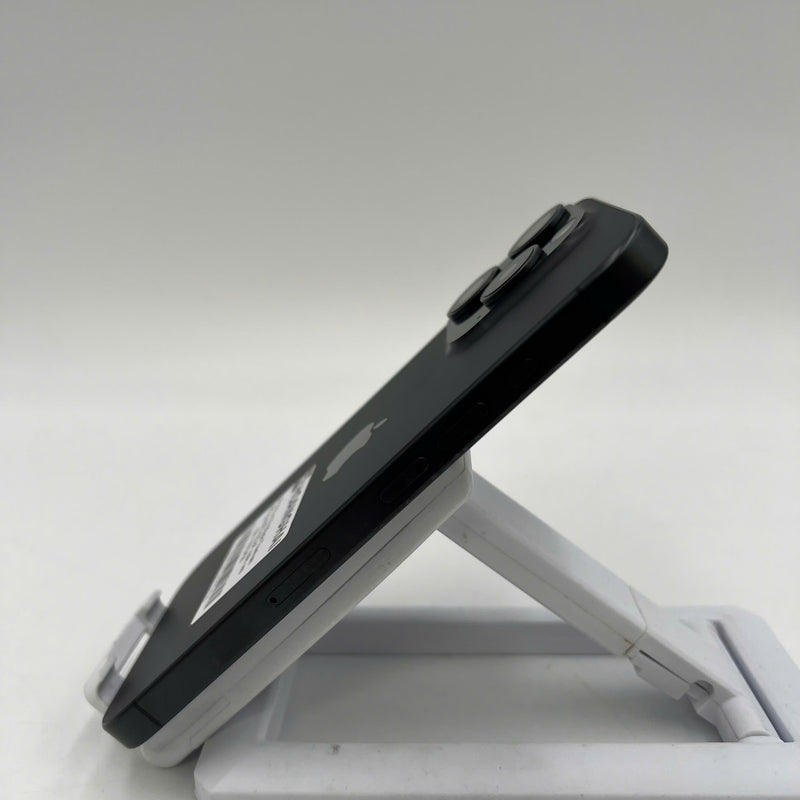 iPhone 15 Pro 1TB Black 98% battery 87% Apple International (scratched paint on the edge) - HH3436 