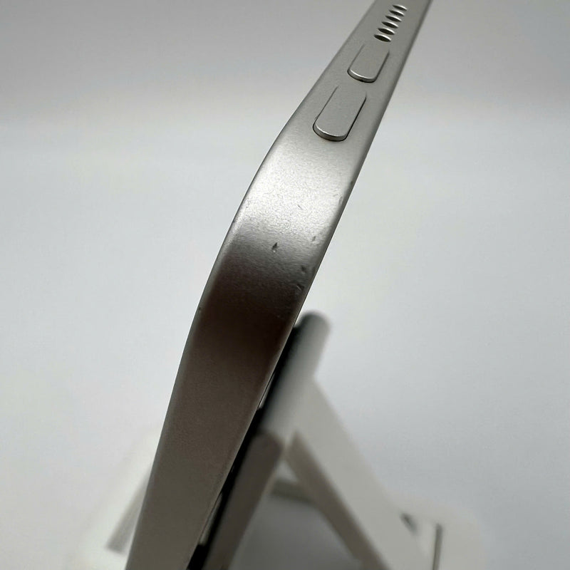 iPad Mini 6 8.3" 256GB White Wifi 94% Battery 93% (white spot screen, dented back, scratched logo) 