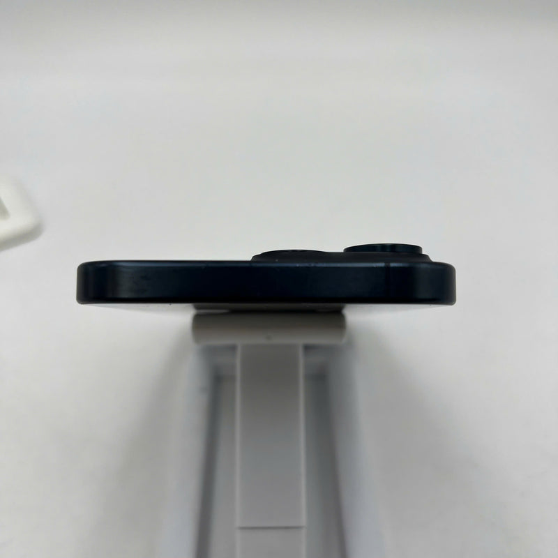 iPhone 15 Pro Max 256GB Blue 98% battery 88% International from RKT (No RKT sim - scratched paint on the edge) - HH7880 