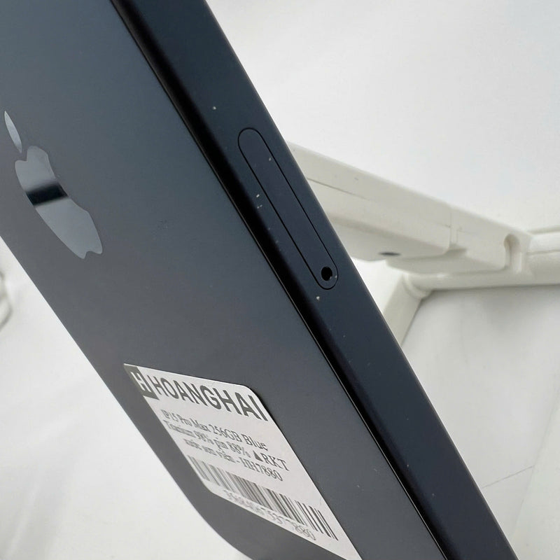 iPhone 15 Pro Max 256GB Blue 98% battery 88% International from RKT (No RKT sim - scratched paint on the edge) - HH7880 