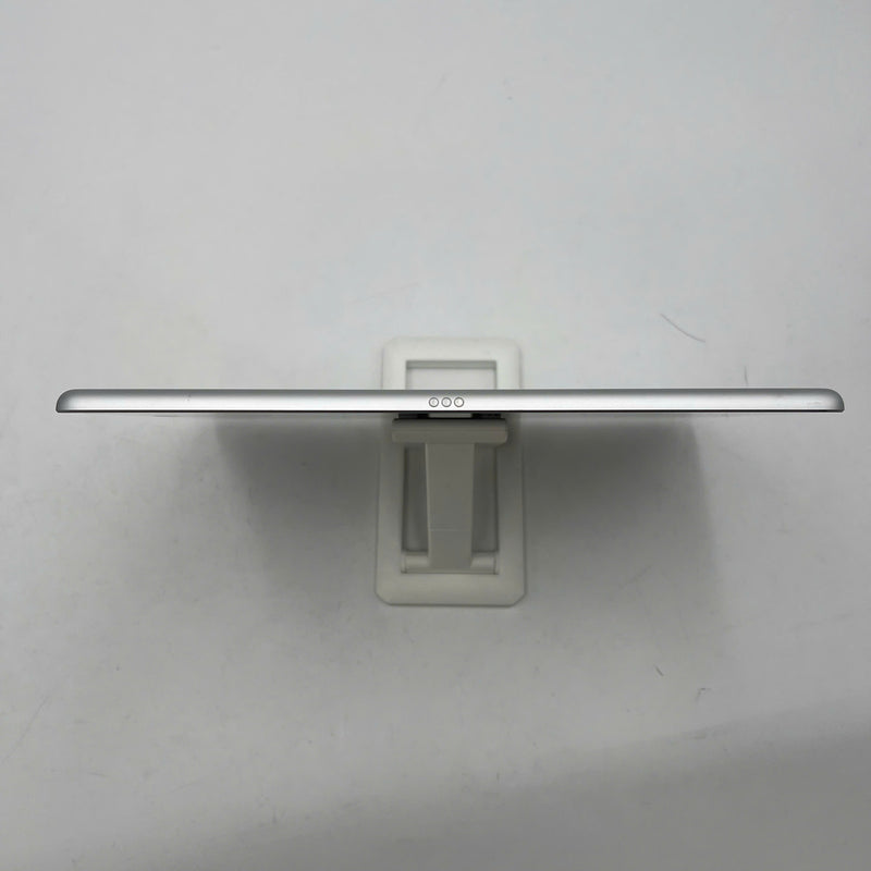 iPad Gen 7 10.2inch Silver 32GB Wifi 98% battery from 95% (scratched edges, scratched charging port edges) 