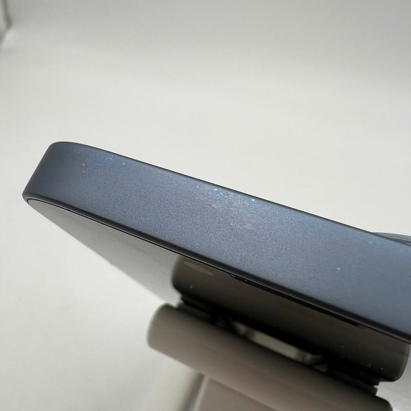iPhone 14 256GB Blue 98% battery 100% Apple International (Replaced battery, dark edges, scratches on edges) - HH1939 
