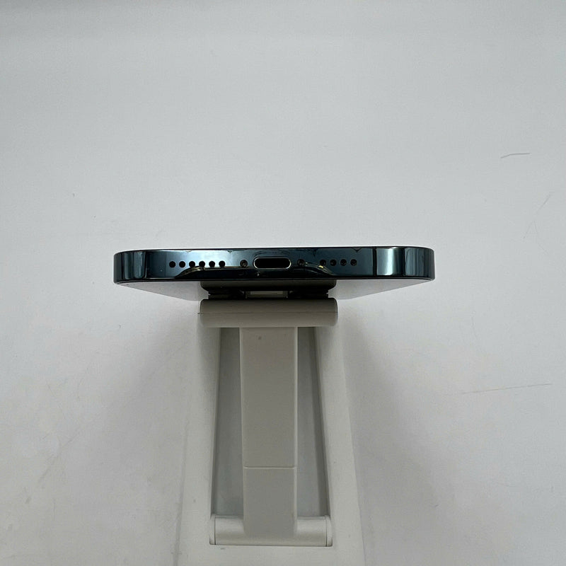 iPhone 12 Pro Max 128GB Blue 98% battery 100% The device has paid off all network fees and is used like an Apple International (Battery replaced, scratched screen, scratched orange edge) - HH9827 