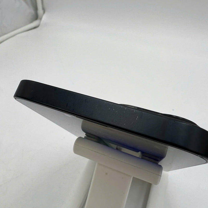 iPhone 13 128GB Black 98% battery 100% The device has paid all network fees and is used as an Apple International (Battery replaced, scratched edges) - HH0301 