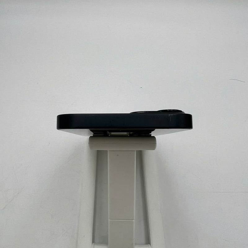 iPhone 13 128GB Black 98% battery 100% The device has paid all network fees and is used as an Apple International (Battery replaced, scratched edges) - HH0301 