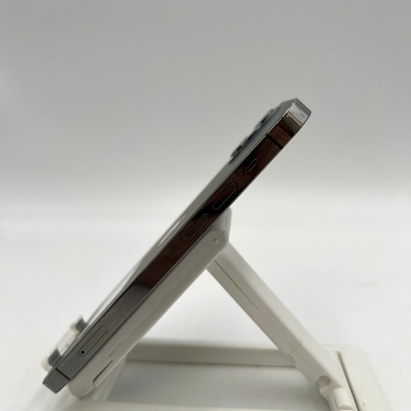 iPhone 12 Pro 256GB Black 98% battery 100% The device has paid off all network fees and is used like Apple International (Replaced battery, 1x spot, scratched edges, scratched screen) - HH4607 