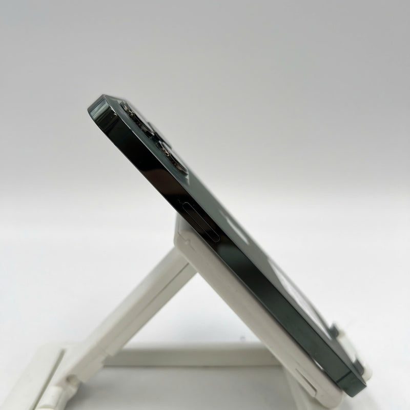 iPhone 13 Pro 128GB Green 98% battery 100% The device has paid off all network fees and is used like Apple International (Replaced battery, 3x spots, scratched screen, scratched edges) - HH0516