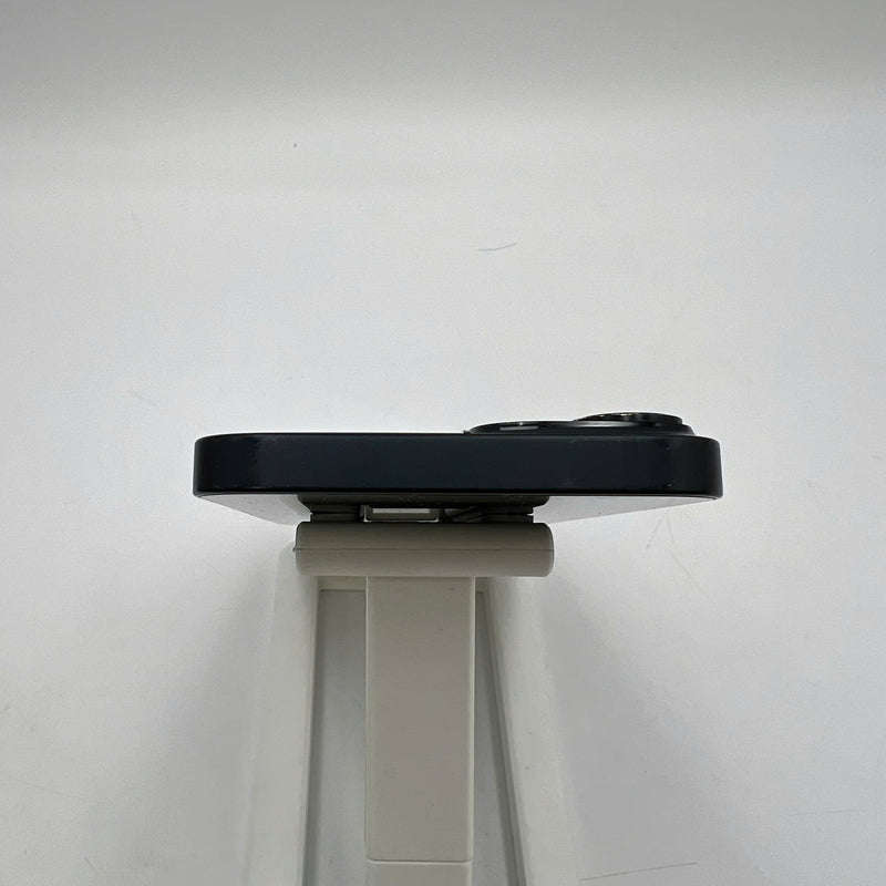 iPhone 14 128GB Black 98% battery 100% International from SB (No SB sim - Replaced battery, scratched edges, scratched orange edges) - HH6541 