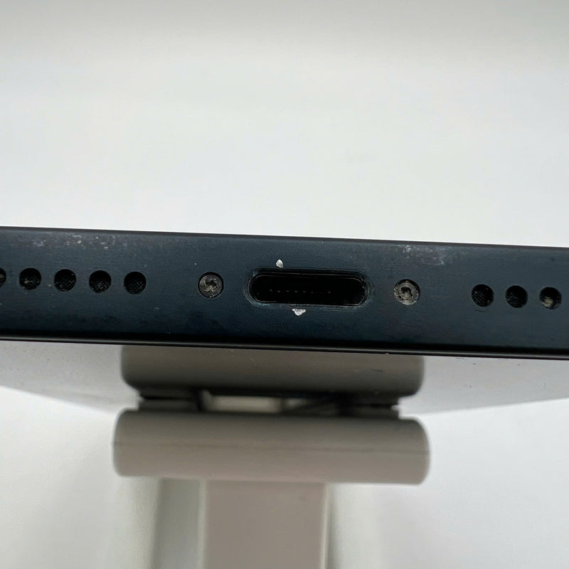 iPhone 13 128GB Black 98% battery 100% The device has paid off all network fees and is used like an Apple International (Battery replaced, dark edges, scratches on edges, scratches on the cam edge) - HH3970 